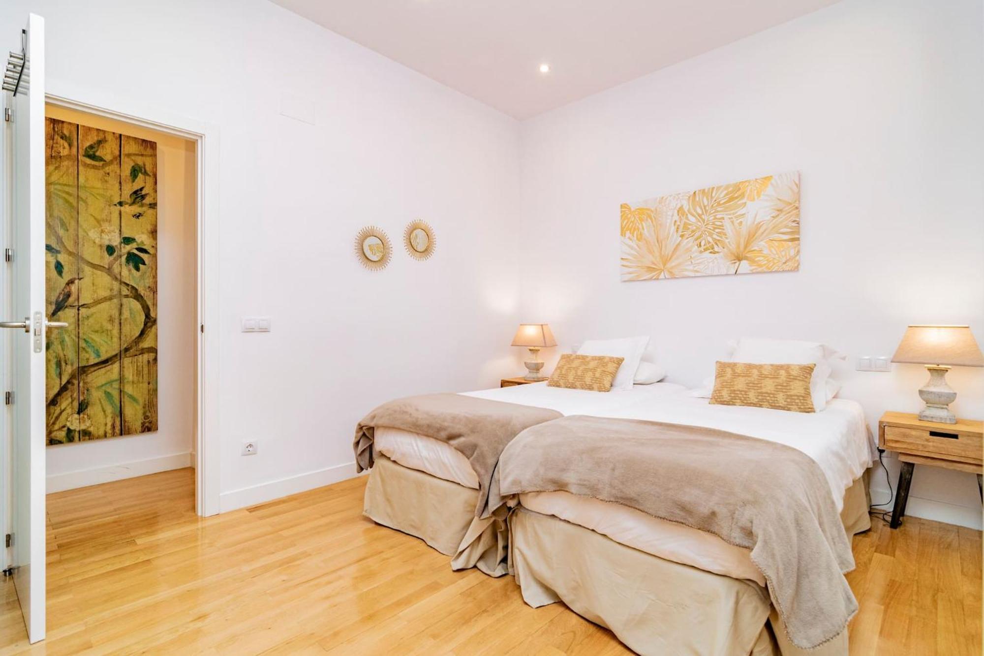 Juan Bravo Suites Madrid Esterno foto